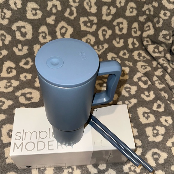 Simple Modern TREK 40oz Tumbler in  Blue Dune 😍 New & Never Used 😍 - Picture 16 of 17